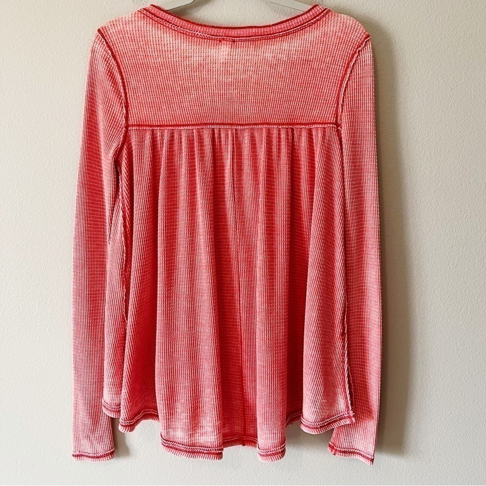 Free People We the Free Kai Burnout Thermal Henley High Low Top Red Size XS - Picture 4 of 12